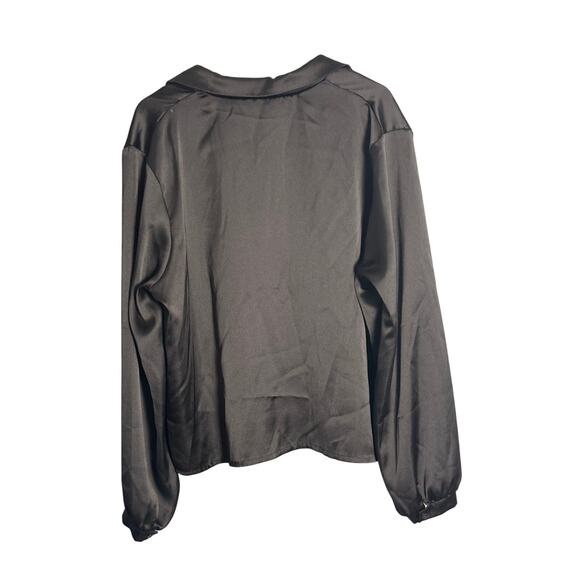 Flounce London Black Satin Blouse US 18 Elegant
Button Down - Picture 5 of 5